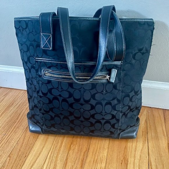 COACH black signature C fabric tote - Picture 4 of 8